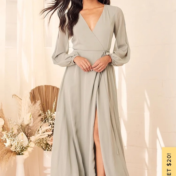 Lulus Dresses & Skirts - Lulu’s Tonight is the night cold shoulder maxi. S